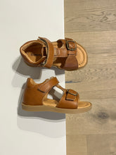 Afbeelding in Gallery-weergave laden, ROMAGNOLI gespsandaal cognac