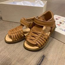 Afbeelding in Gallery-weergave laden, OCRA tressé sandaal cognac