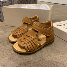 Afbeelding in Gallery-weergave laden, OCRA tressé sandaal cognac