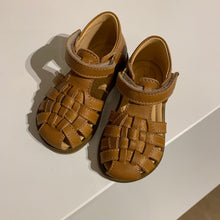 Afbeelding in Gallery-weergave laden, OCRA gesloten sandaal cognac
