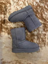 Afbeelding in Gallery-weergave laden, UGG classic grijs