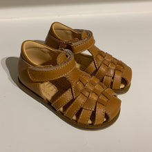 Afbeelding in Gallery-weergave laden, OCRA gesloten sandaal cognac