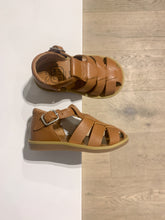 Afbeelding in Gallery-weergave laden, POM D&#39;API mini gesloten sandaal cognac
