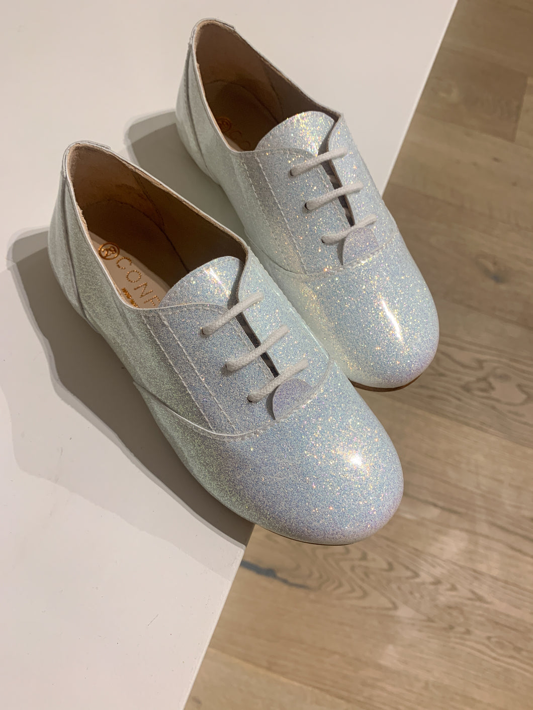 CONFETTI veterschoen wit glitter