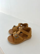 Afbeelding in Gallery-weergave laden, POM D&#39;API mini gespsandaal whiskey daim
