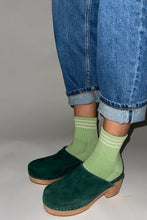 Afbeelding in Gallery-weergave laden, LE BON SHOPPE girlfriend socks green leaf
