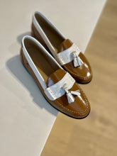 Afbeelding in Gallery-weergave laden, CONFETTI mocassin kwast camel wit
