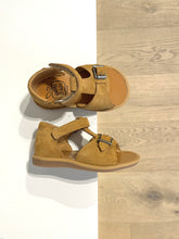 Afbeelding in Gallery-weergave laden, POM D&#39;API mini gespsandaal whiskey daim
