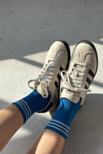 Afbeelding in Gallery-weergave laden, LE BON SHOPPE girlfriend socks royal blue
