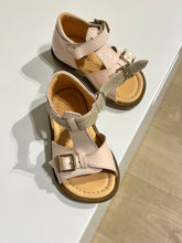 Afbeelding in Gallery-weergave laden, OCRA gespsandaal blush lak
