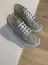Afbeelding in Gallery-weergave laden, SUPERGA veter goud
