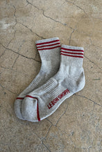 Afbeelding in Gallery-weergave laden, LE BON SHOPPE girlfriend socks heather grey

