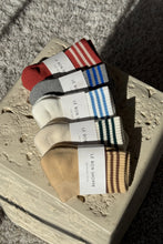 Afbeelding in Gallery-weergave laden, LE BON SHOPPE girlfriend socks indigo
