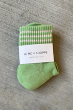 Afbeelding in Gallery-weergave laden, LE BON SHOPPE girlfriend socks green leaf
