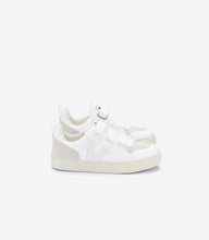 Afbeelding in Gallery-weergave laden, VEJA sneaker 3 velcro wit naturel
