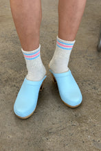 Afbeelding in Gallery-weergave laden, LE BON SHOPPE girlfriend socks bright pink
