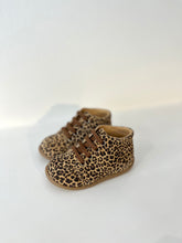 Afbeelding in Gallery-weergave laden, POM D&#39;API veterschoen leopard
