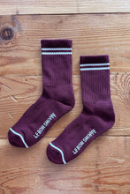 Afbeelding in Gallery-weergave laden, LE BON SHOPPE boyfriend socks marroon
