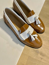 Afbeelding in Gallery-weergave laden, CONFETTI mocassin kwast camel wit

