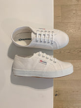 Afbeelding in Gallery-weergave laden, SUPERGA veter wit
