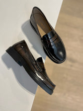 Afbeelding in Gallery-weergave laden, CONFETTI mocassin bruin patine

