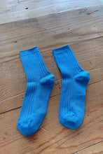 Afbeelding in Gallery-weergave laden, LE BON SHOPPE her socks electric blue
