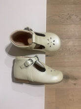 Afbeelding in Gallery-weergave laden, CONFETTI T-band ecru lak

