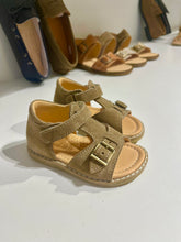 Afbeelding in Gallery-weergave laden, OCRA gespsandaal tabak daim casual
