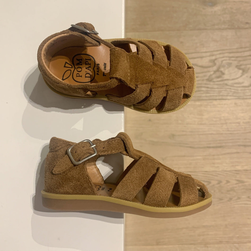 POM D'API mini gesloten sandaal camel daim