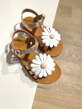 Afbeelding in Gallery-weergave laden, POM D&#39;API sandaal grote bloem
