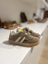 Afbeelding in Gallery-weergave laden, OCRA velcro sneaker taupe
