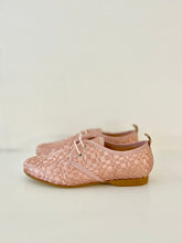 Afbeelding in Gallery-weergave laden, BACI veterschoen satijn
