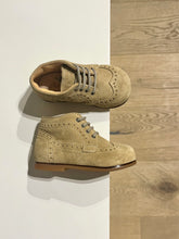 Afbeelding in Gallery-weergave laden, OCRA veterschoen zand daim
