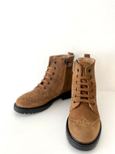 Afbeelding in Gallery-weergave laden, CONFETTI veterbottine bruin daim
