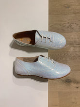 Afbeelding in Gallery-weergave laden, CONFETTI veterschoen wit glitter
