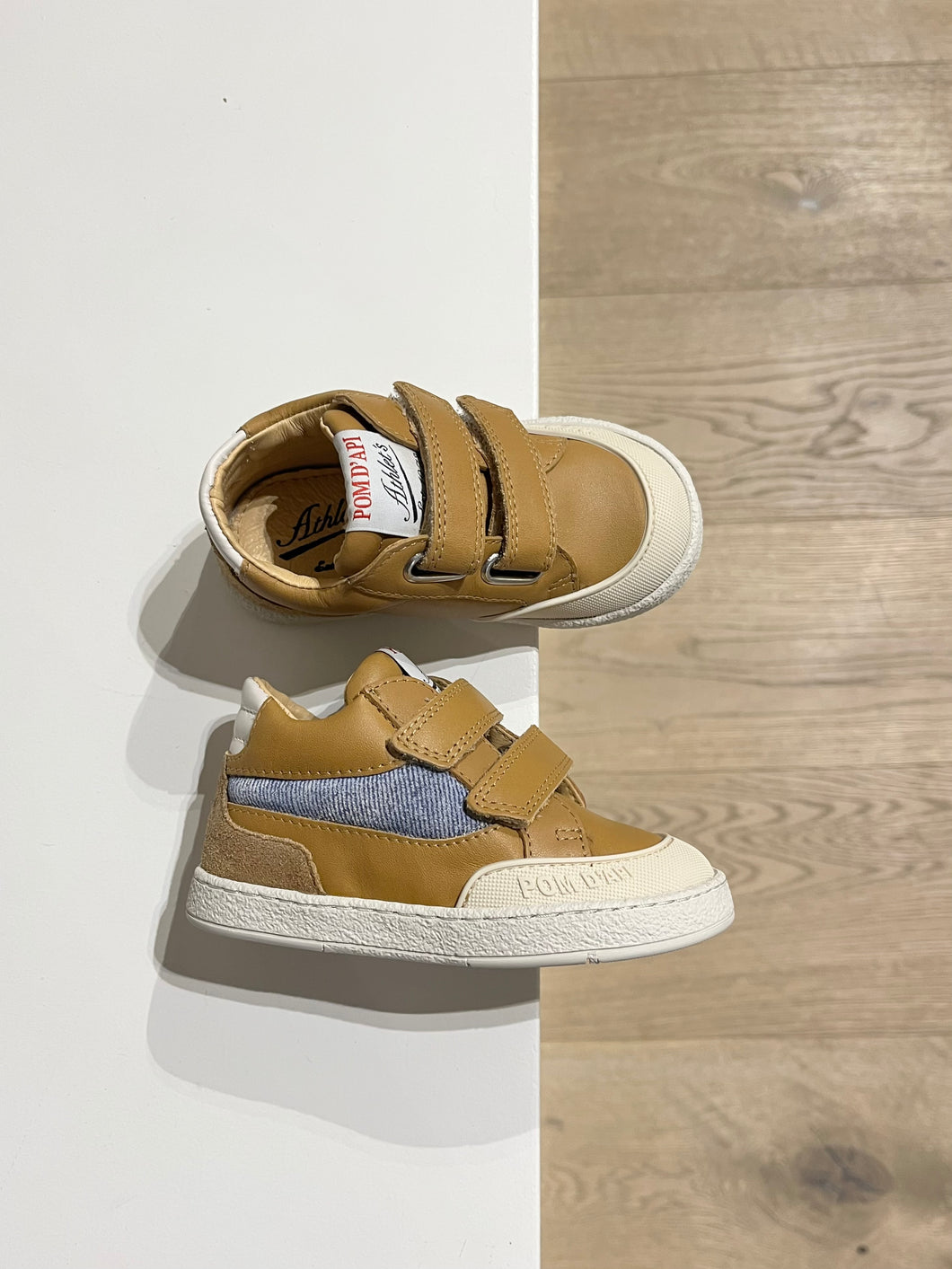 POM D'API basket velcro biscuit