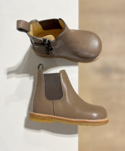 Afbeelding in Gallery-weergave laden, ANGULUS mini laarsje olifant
