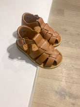 Afbeelding in Gallery-weergave laden, POM D&#39;API mini gesloten sandaal cognac
