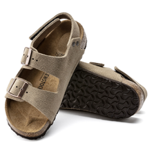 Afbeelding in Gallery-weergave laden, BIRKENSTOCK milano sandaal velcro taupe daim
