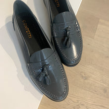 Afbeelding in Gallery-weergave laden, CONFETTI mocassin kwast grijs
