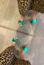 Afbeelding in Gallery-weergave laden, FLO slipper groen metallic
