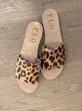 Afbeelding in Gallery-weergave laden, FLO slipper leopard golfjes
