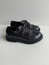 Afbeelding in Gallery-weergave laden, CLARYS veterschoen grijs met dikke zool
