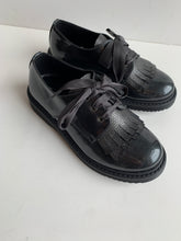 Afbeelding in Gallery-weergave laden, CLARYS veterschoen grijs met dikke zool
