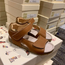 Afbeelding in Gallery-weergave laden, OCRA velcrosandaal cognac

