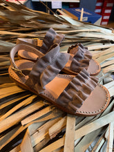 Afbeelding in Gallery-weergave laden, ANGULUS sandaal frul taupe

