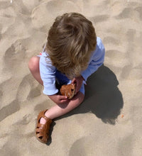 Afbeelding in Gallery-weergave laden, POM D&#39;API mini gesloten sandaal cognac
