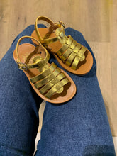 Afbeelding in Gallery-weergave laden, POM D&#39;API plagette sandaal goud
