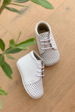 Afbeelding in Gallery-weergave laden, ELI baby veterschoen perfo wit
