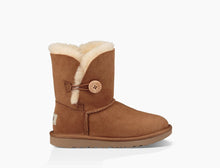 Afbeelding in Gallery-weergave laden, UGG bailey button chestnut
